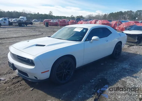 2016 Dodge Challenger Sxt z USA, uszkodzony, nr VIN 2C3CDZAG3GH337760